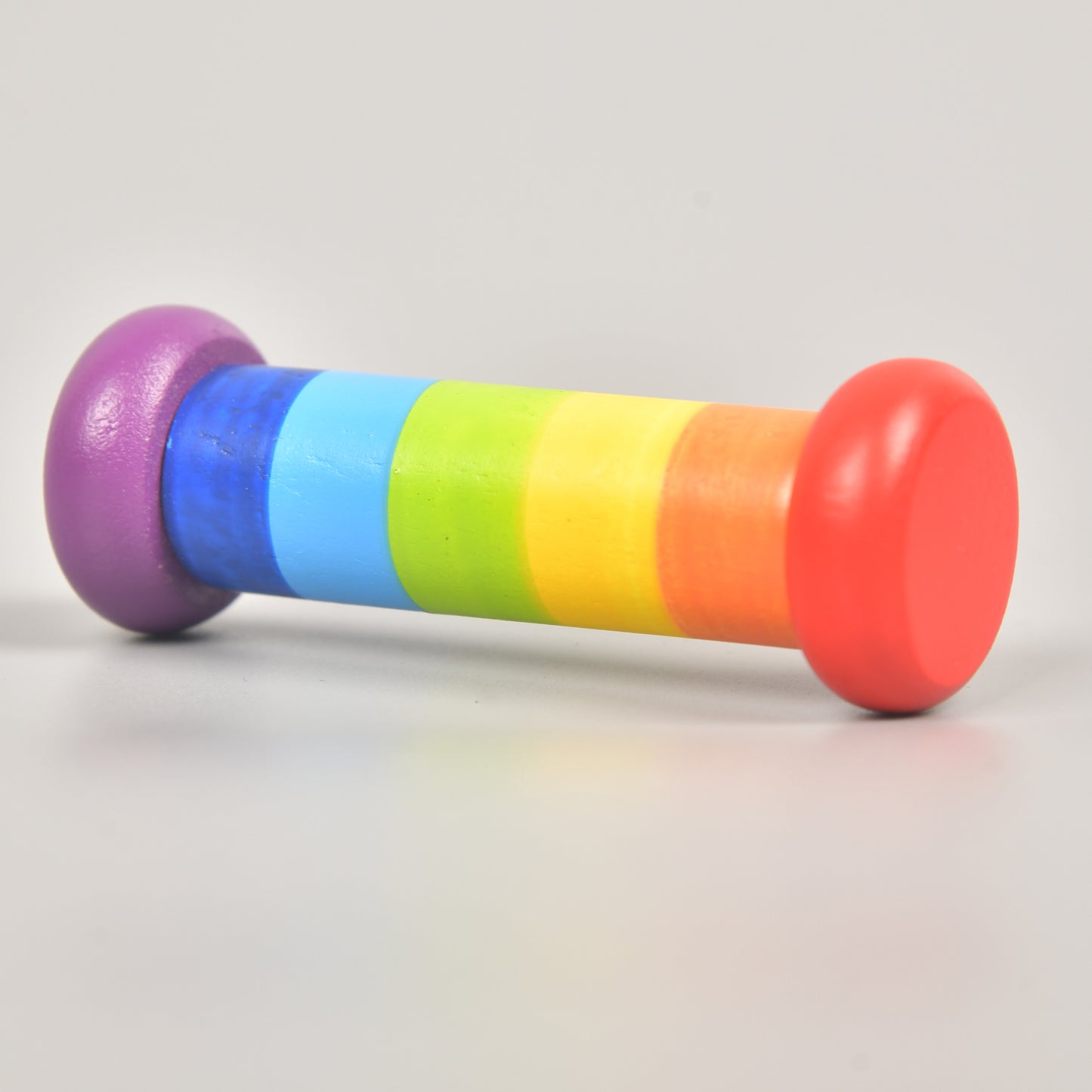 Rainbow clasping rattle