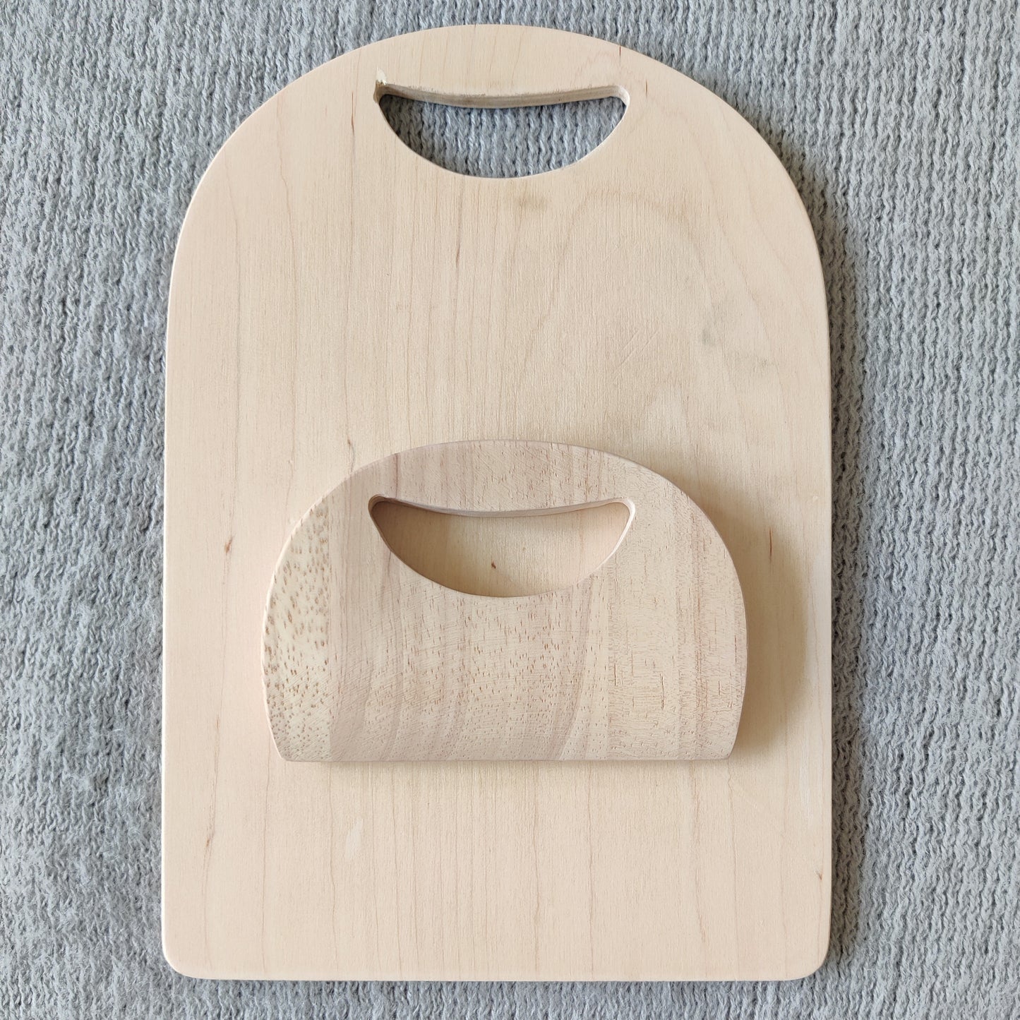 Knife Chopping Board and Lemon Squeezer